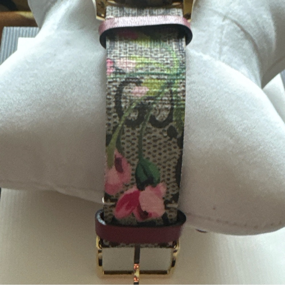🌺🌸GUCCI BLOOMS TIMELESS WATCH🌸🌺 - Picture 6 of 12
